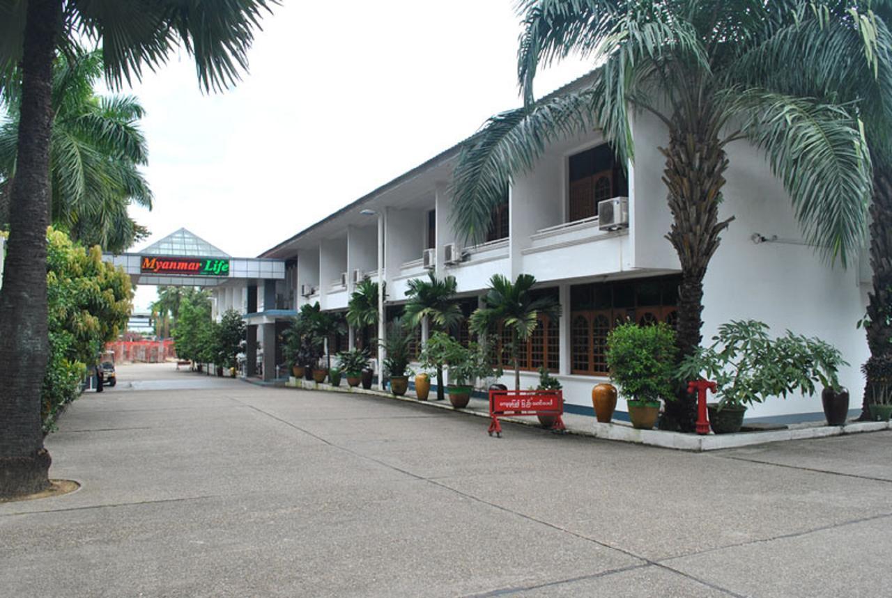 Myanmar Life Hotel Yangón Exterior foto