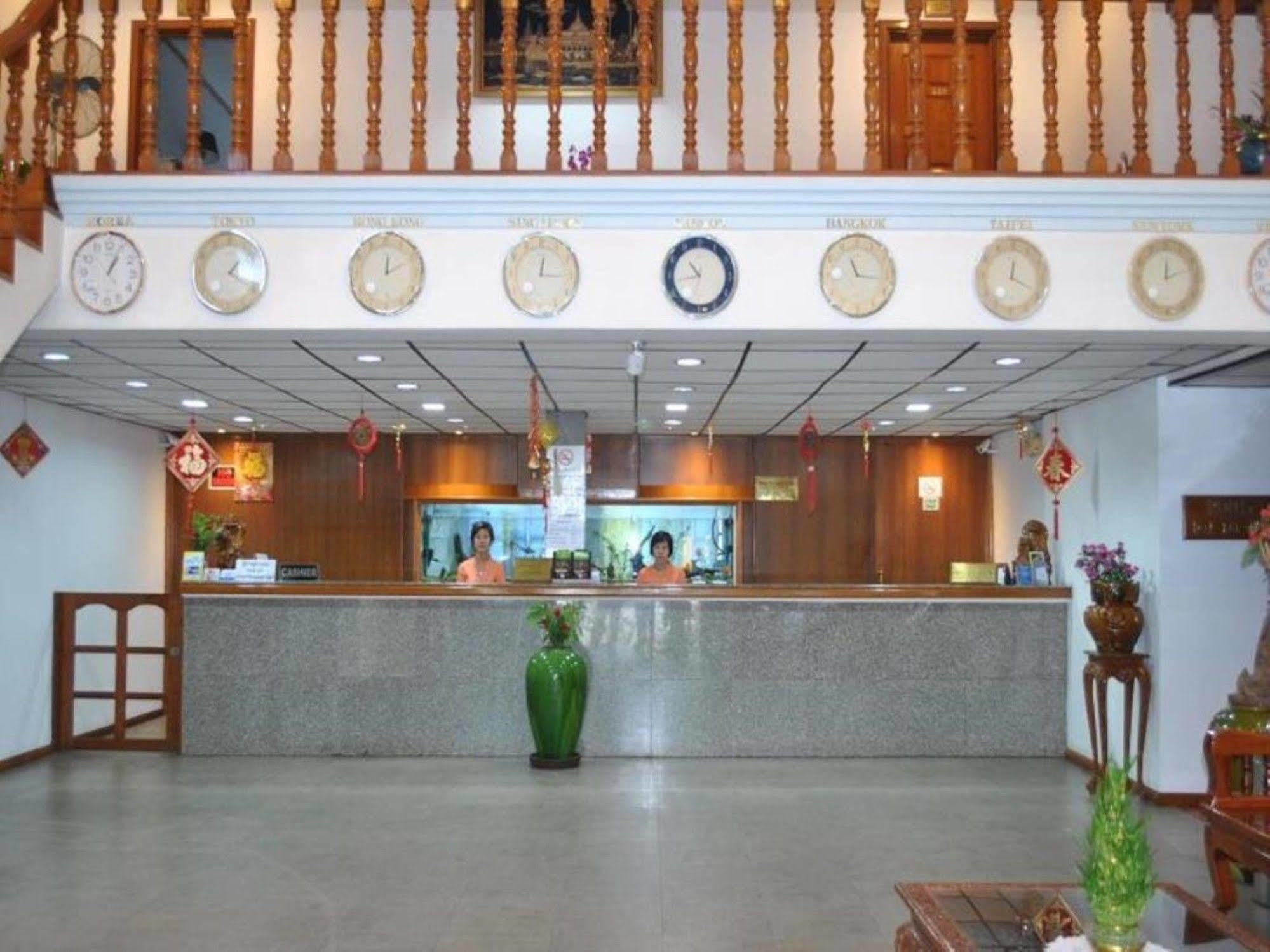 Myanmar Life Hotel Yangón Exterior foto